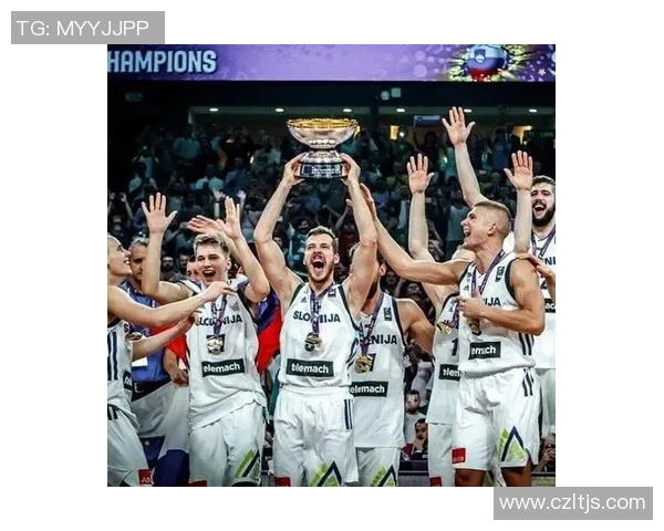 深圳羽毛球队在欧锦赛积分榜上以53分稳居第一名展现强劲实力 深圳羽毛球队在欧锦赛积分榜上以53分稳居第一名展现强劲实力